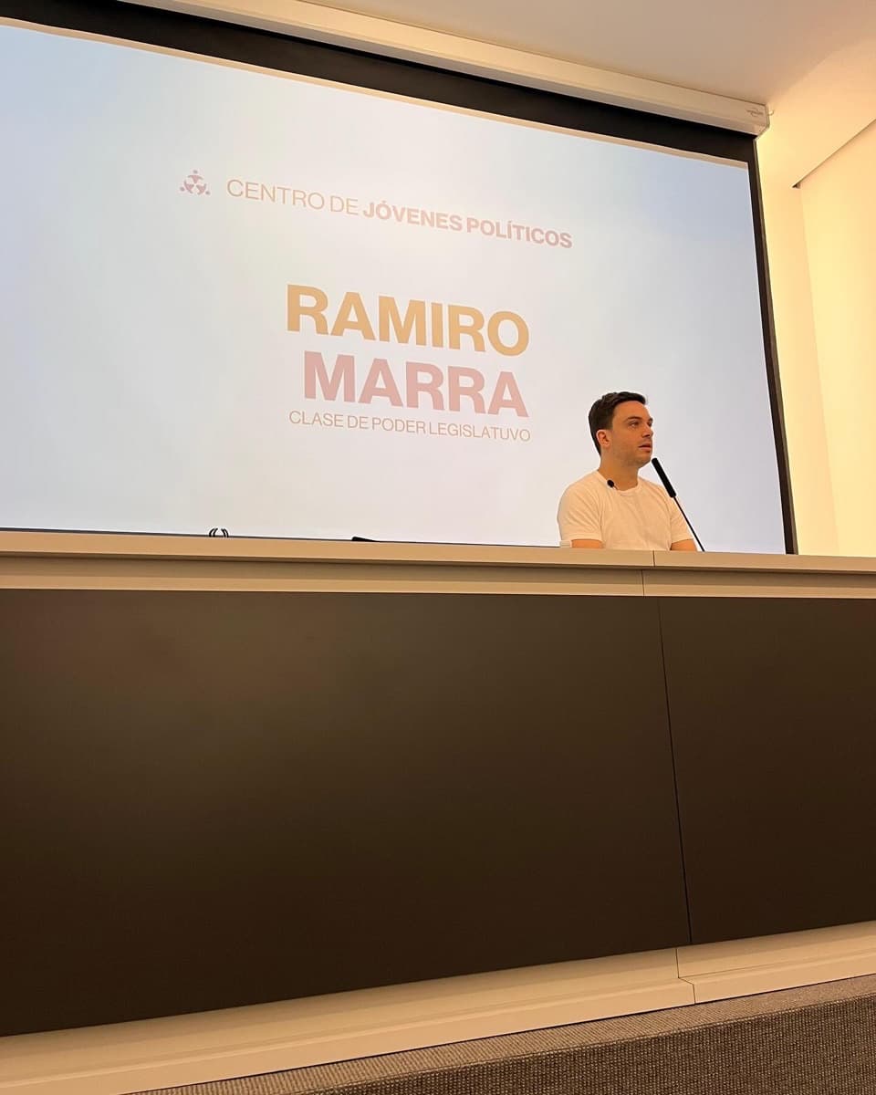 Ramiro Marra en clase de Poder Legislativo — CEJOP
